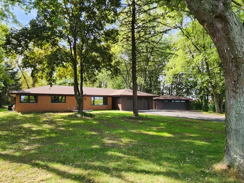 2035 Western, Jackson, WI 53037