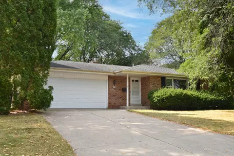 5474 Moorehead, Greendale, WI 53129