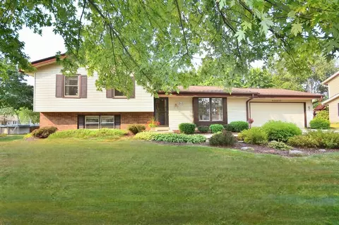 w224n2589 Springwood, Waukesha, WI 53186