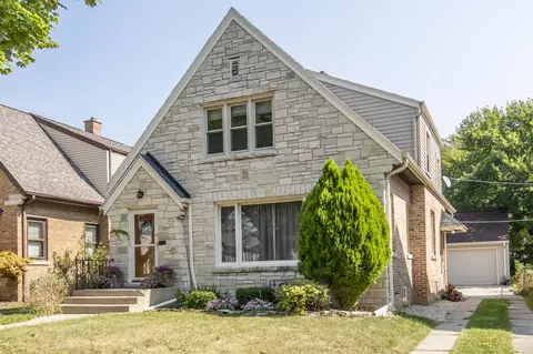 2650-2652 N 70th, Wauwatosa, WI 53213