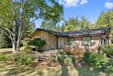 1506 W River Oaks, Mequon, WI 53092