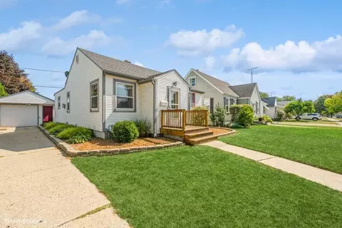 7923 25th, Kenosha, WI 53143