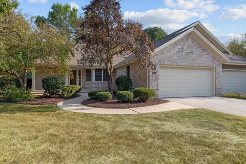 18615 Stonehedge #A, Brookfield, WI 53045