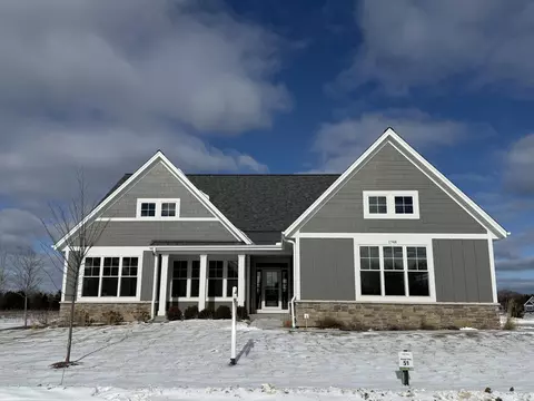 1748 N N Riv, River Hills, WI 53217