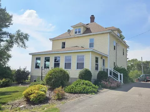 n8661 Island Church Road, Waterloo, WI 53594
