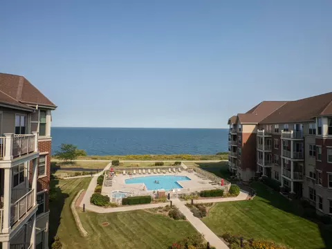 4110 S S Lk #435, Saint Francis, WI 53235