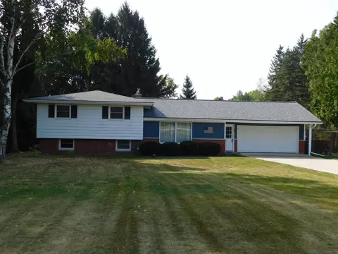 4509 W Pleasant Vly, Cedarburg, WI 53024