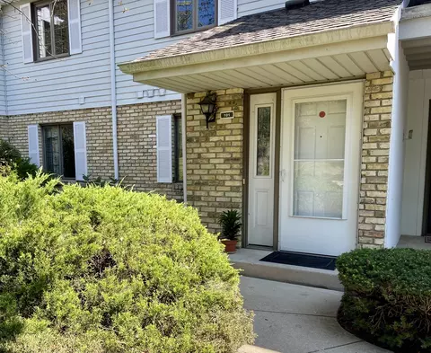 1433 Sun Vly #101, Mount Pleasant, WI 53406