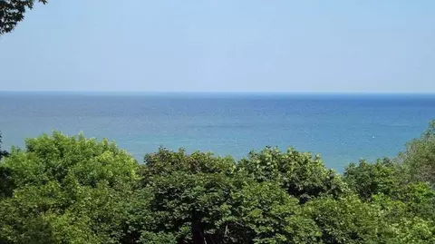 3042 E Newport, Milwaukee, WI 53211