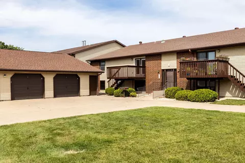 730 10th #A2, Onalaska, WI 54650