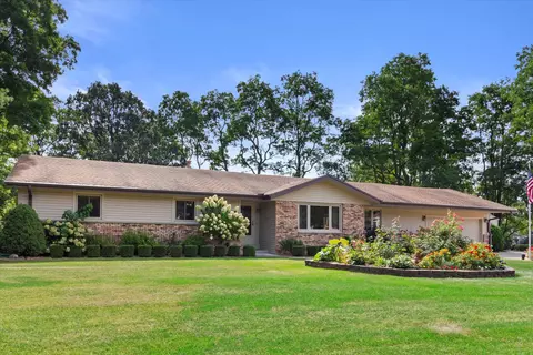 w251s4580 Black Oak, Waukesha, WI 53189
