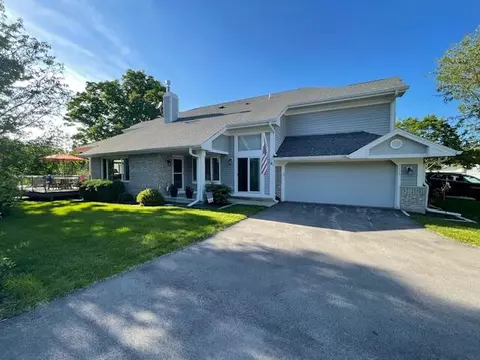 3175 S Waterford, New Berlin, WI 53151