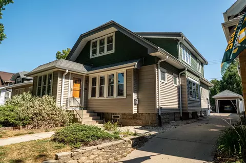 2136 N 62nd, Wauwatosa, WI 53213