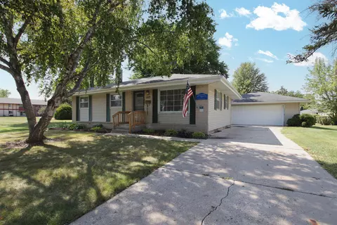 102 S National, Fond Du Lac, WI 54935