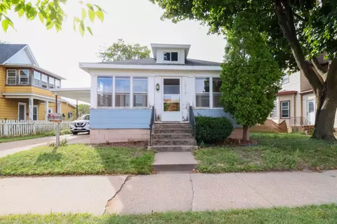 1617 Charles, La Crosse, WI 54603