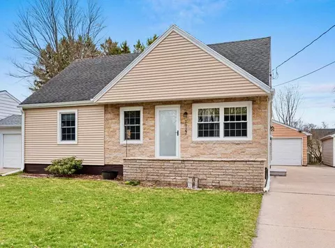 1927 32nd, Two Rivers, WI 54241