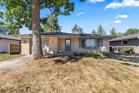 4522 W Tesch, Greenfield, WI 53220