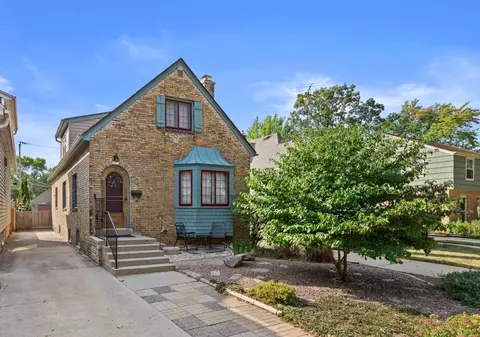 5131 N Diversey, Whitefish Bay, WI 53217