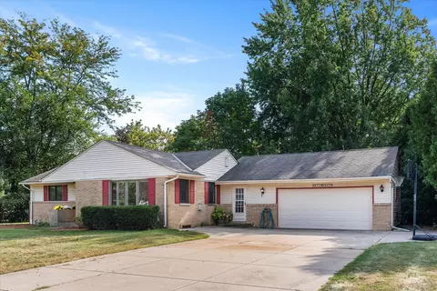 w178n5079 Roseway, Menomonee Falls, WI 53051