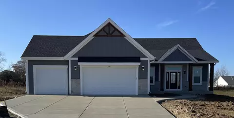 395 Sandstone, Slinger, WI 53086