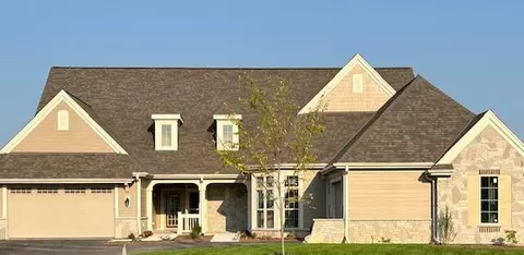 1553 Lookout #51D, Hartland, WI 53029