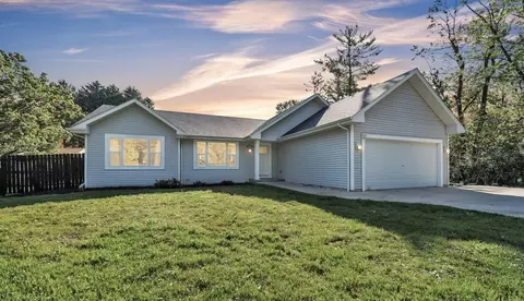 4992 S Small, New Berlin, WI 53151