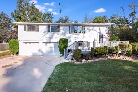 328 Fenway, Manitowoc, WI 54220