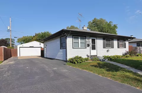 8534 17th, Kenosha, WI 53143
