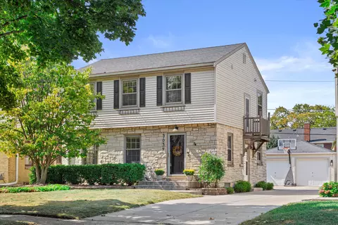 5039 N Kent, Whitefish Bay, WI 53217