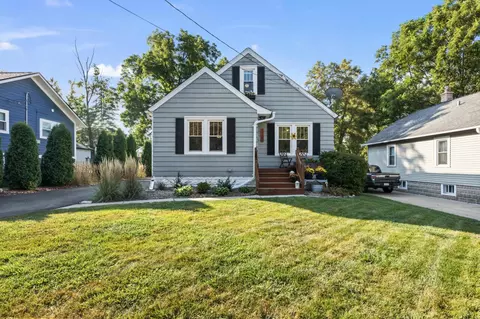 1127 Dopp, Waukesha, WI 53188