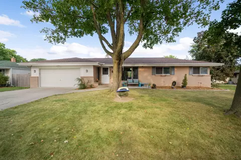 w181n8774 Shepherd, Menomonee Falls, WI 53051