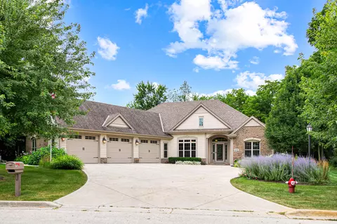 635 Sanctuary, Delafield, WI 53018