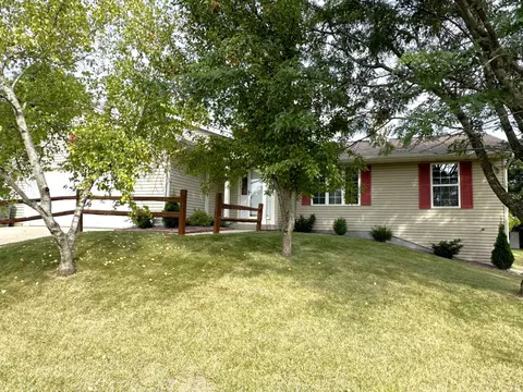 613 Autumn Crst, Watertown, WI 53094