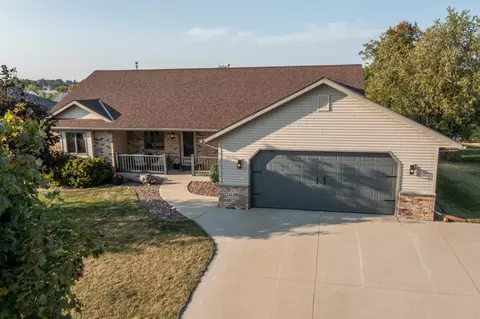 1120 Fieldstone, Hartford, WI 53027