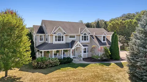 w289n4150 Farm Vly, Delafield, WI 53072
