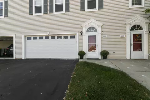 1215 Woodbury #C, Waukesha, WI 53189