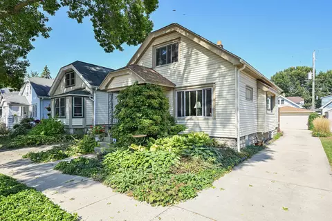 6630 Vista, Wauwatosa, WI 53213