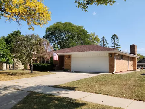 3304 S 122nd, West Allis, WI 53227