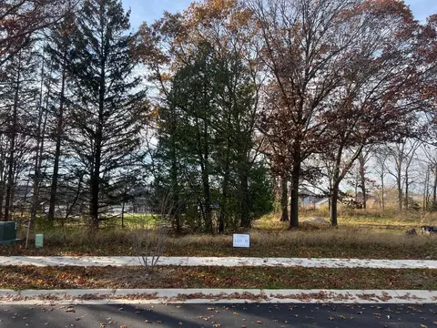 1001 Park #LT 11, Delafield, WI 53018