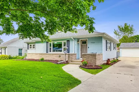 7921 43rd, Kenosha, WI 53142