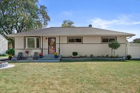 3201 W Parnell, Milwaukee, WI 53221