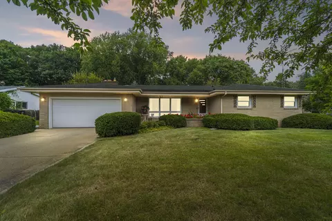 4006 River, Racine, WI 53405