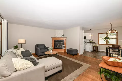 16151 W Top-o Hl, New Berlin, WI 53151