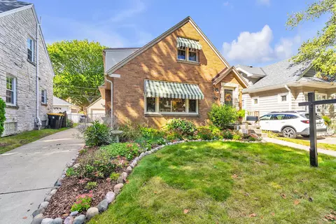 2409 N 71st, Wauwatosa, WI 53213
