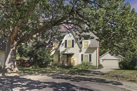 725 Burr Oak, Delavan, WI 53115