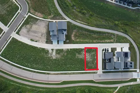 9373 S Lake Vis #3001, Oak Creek, WI 53154