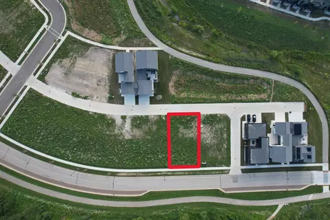 9381 S Lake Vis #3002, Oak Creek, WI 53154