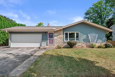 1817 Chapman, Waukesha, WI 53189