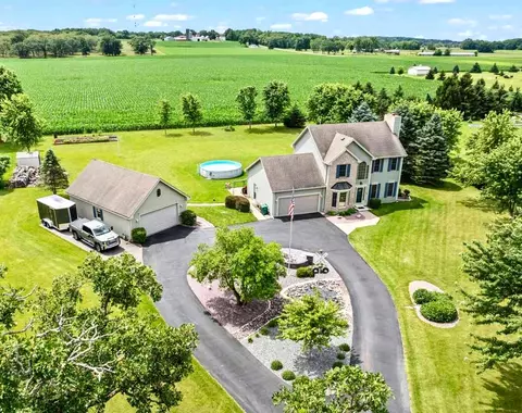 26039 Dover Line, Dover, WI 53185