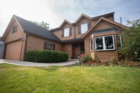 1011 Elm, Oak Creek, WI 53154